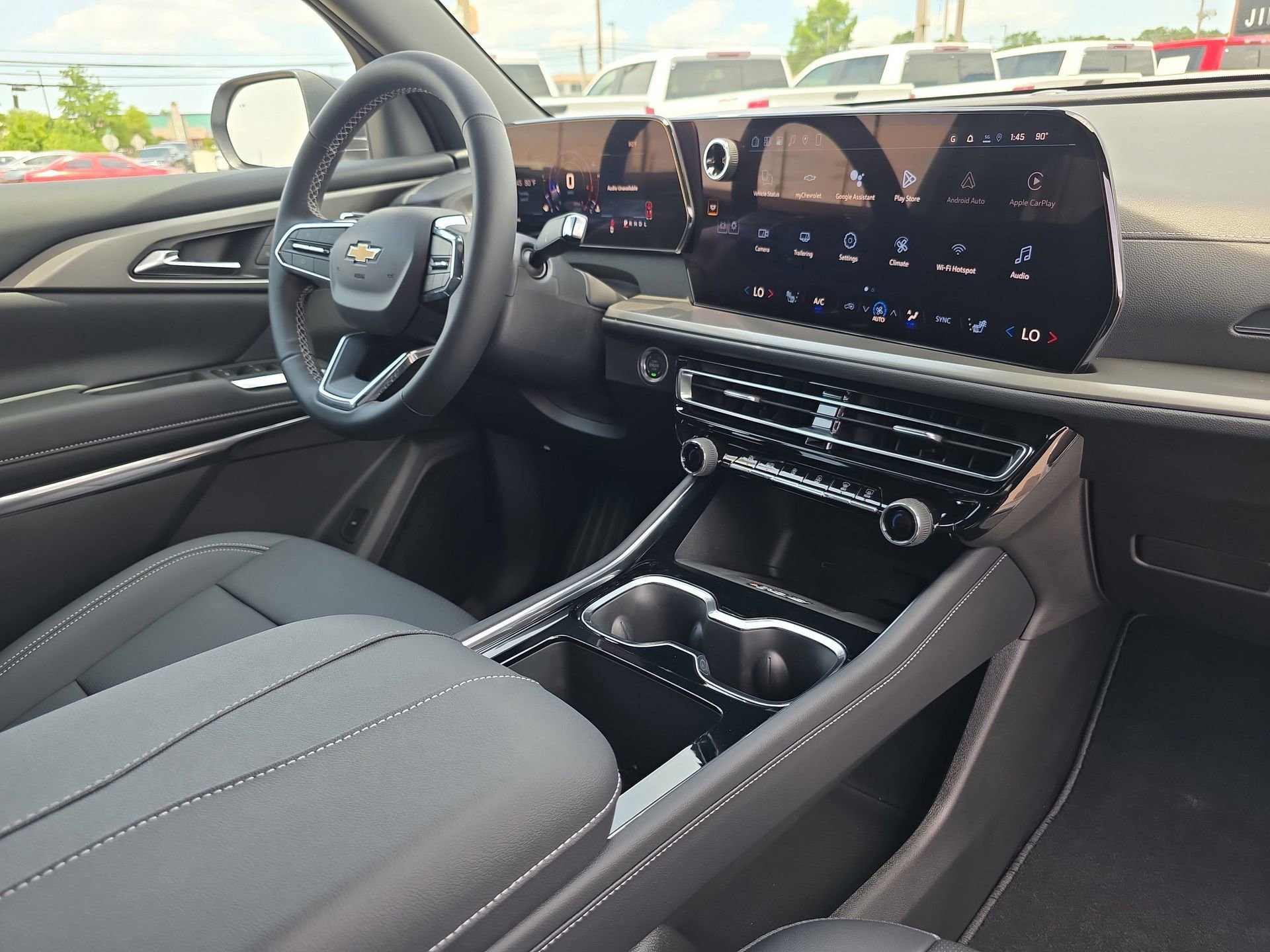 New 2026 Chevrolet Traverse LT w/ Sun and Wheel Package FWD image 17