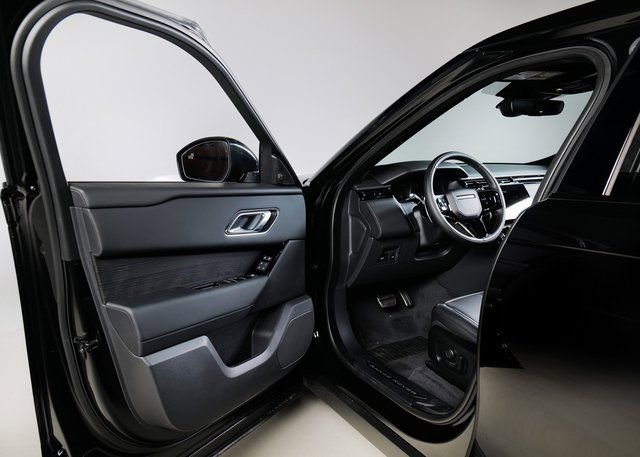 New 2026 Land Rover Range Rover Velar Dynamic SE image 19