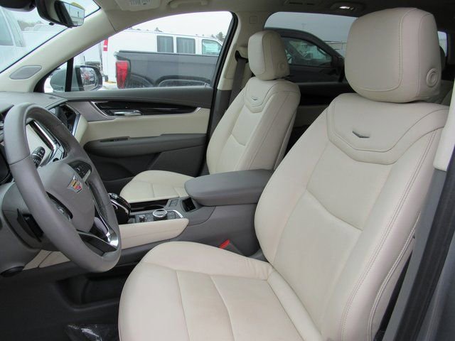 Used 2024 Cadillac XT6 Premium Luxury w/ Technology Package image 14