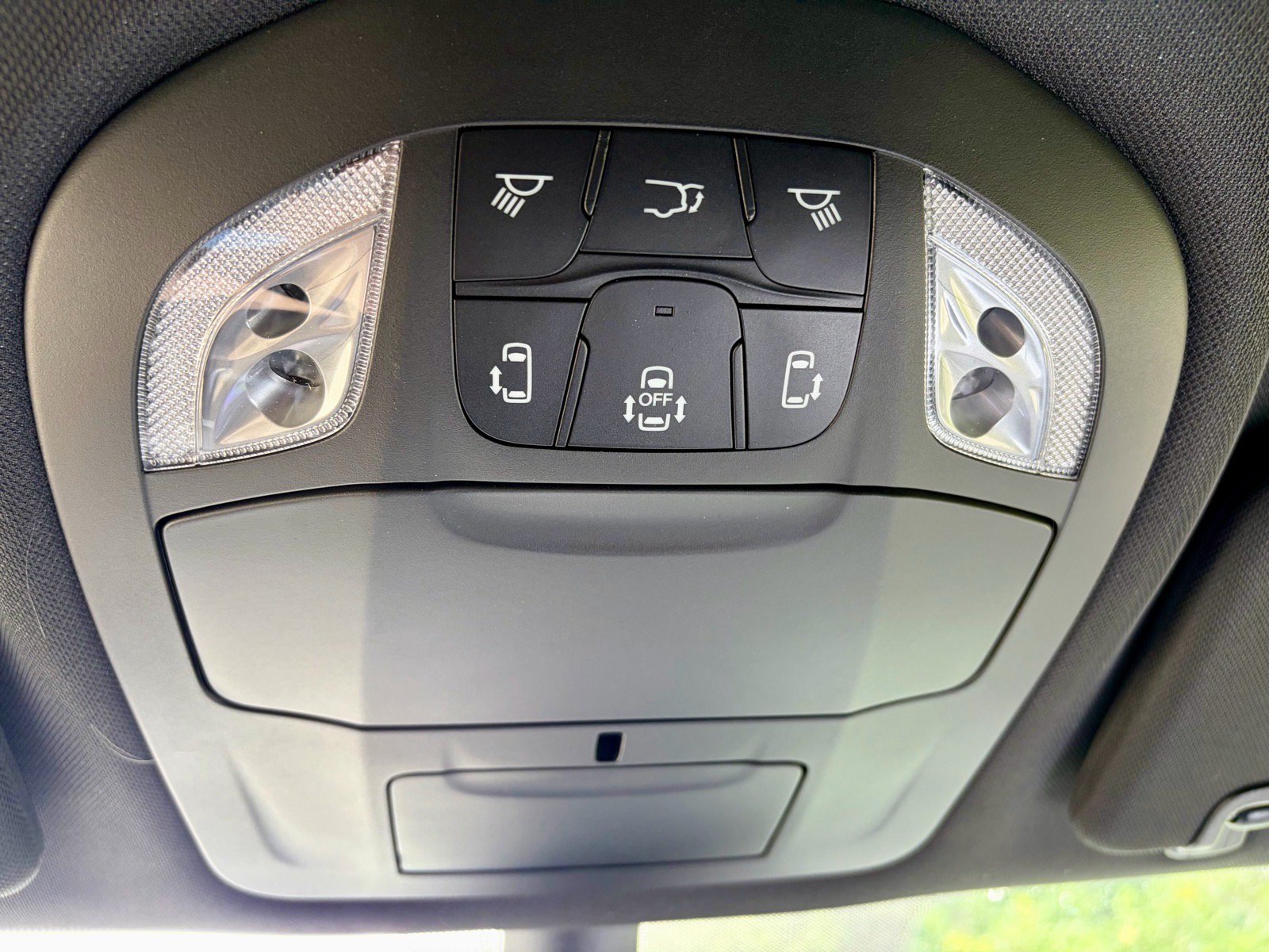 New 2027 Chrysler Pacifica Select FWD image 30
