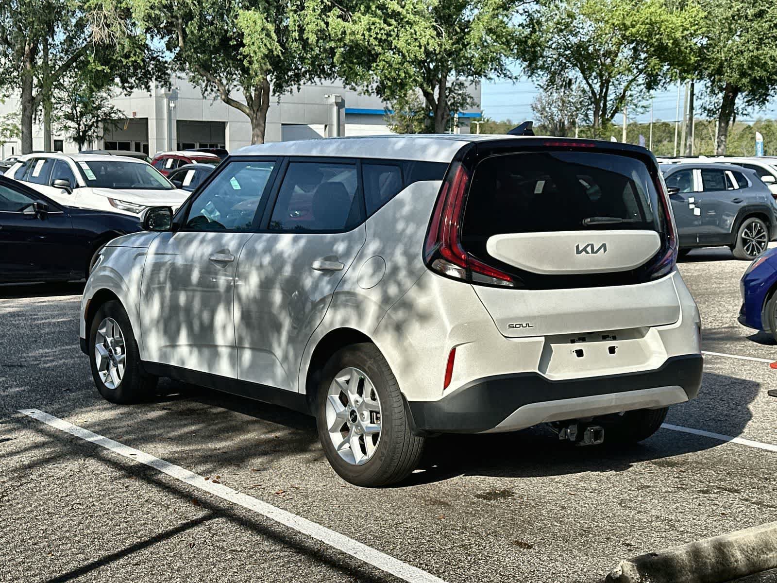 Used 2024 Kia Soul LX w/ Option Group 015 FWD image 6
