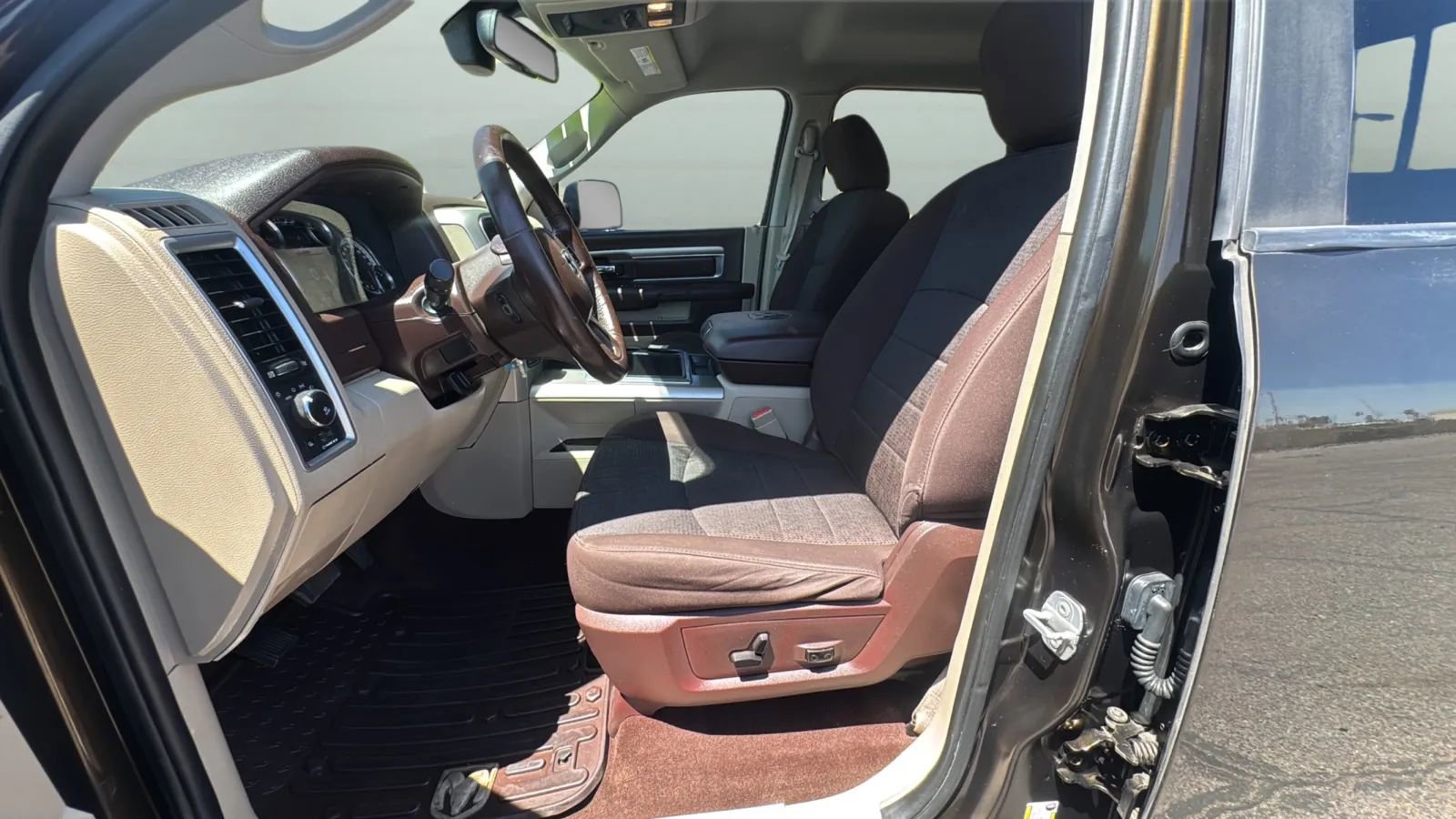 Used 2014 RAM 1500 Outdoorsman AWD/4WD image 22