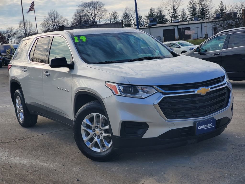 Used 2019 Chevrolet Traverse LS image 1