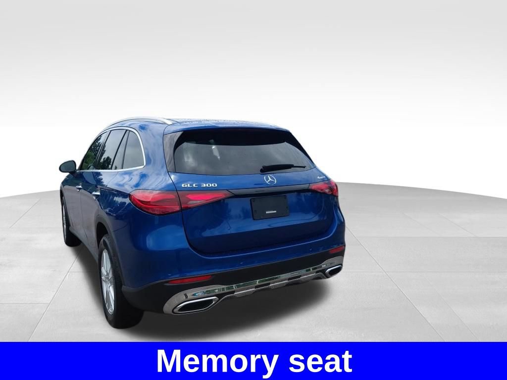 Used 2025 Mercedes-Benz GLC 300 4MATIC image 12