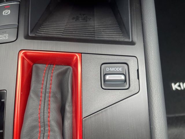 New 2025 Nissan Kicks SR image 25