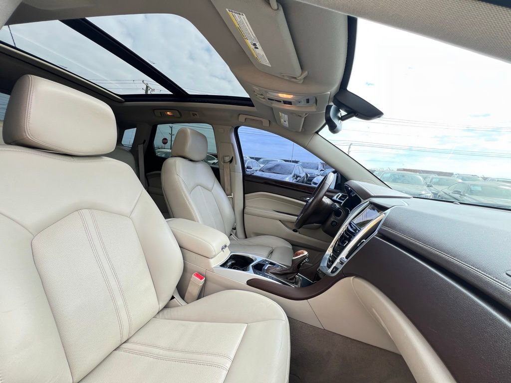 Used 2014 Cadillac SRX Luxury image 16