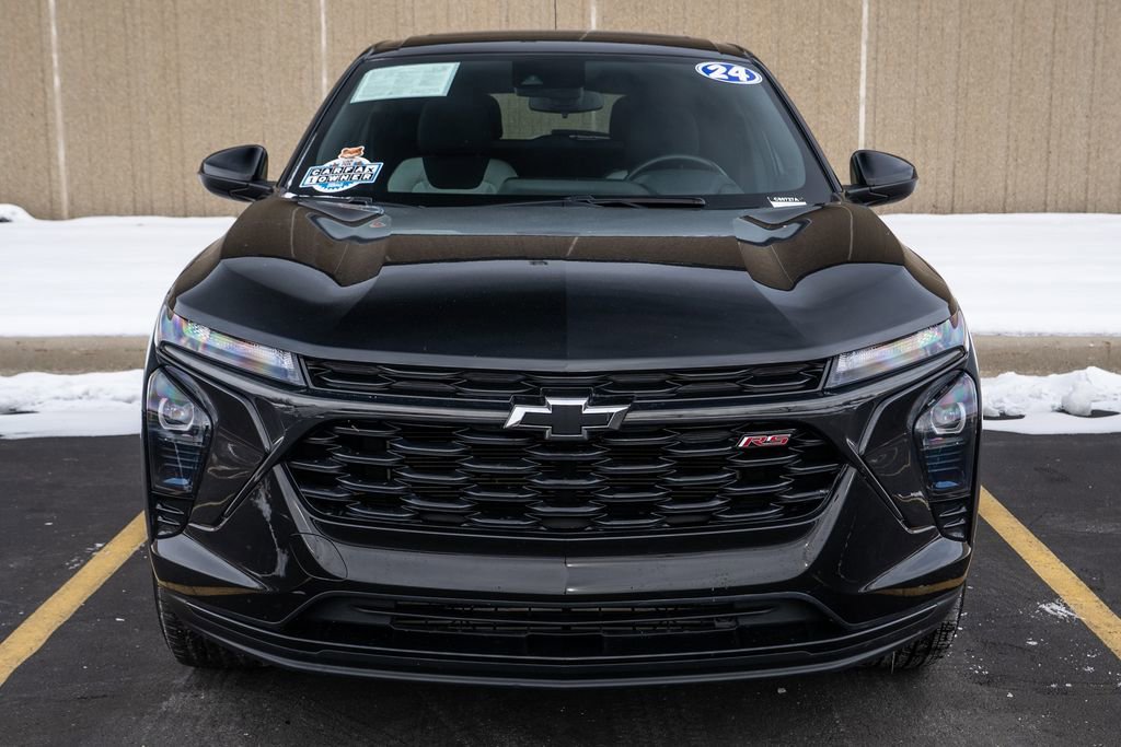 Used 2024 Chevrolet Trax RS w/ Sunroof Package image 3