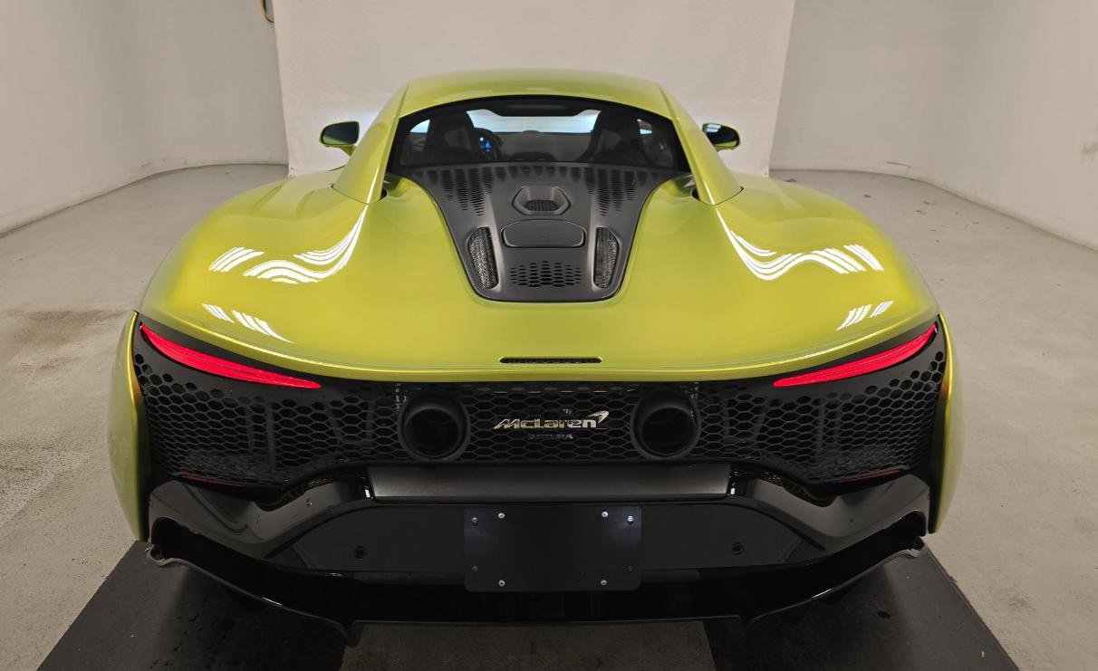 Used 2023 McLaren Artura image 5