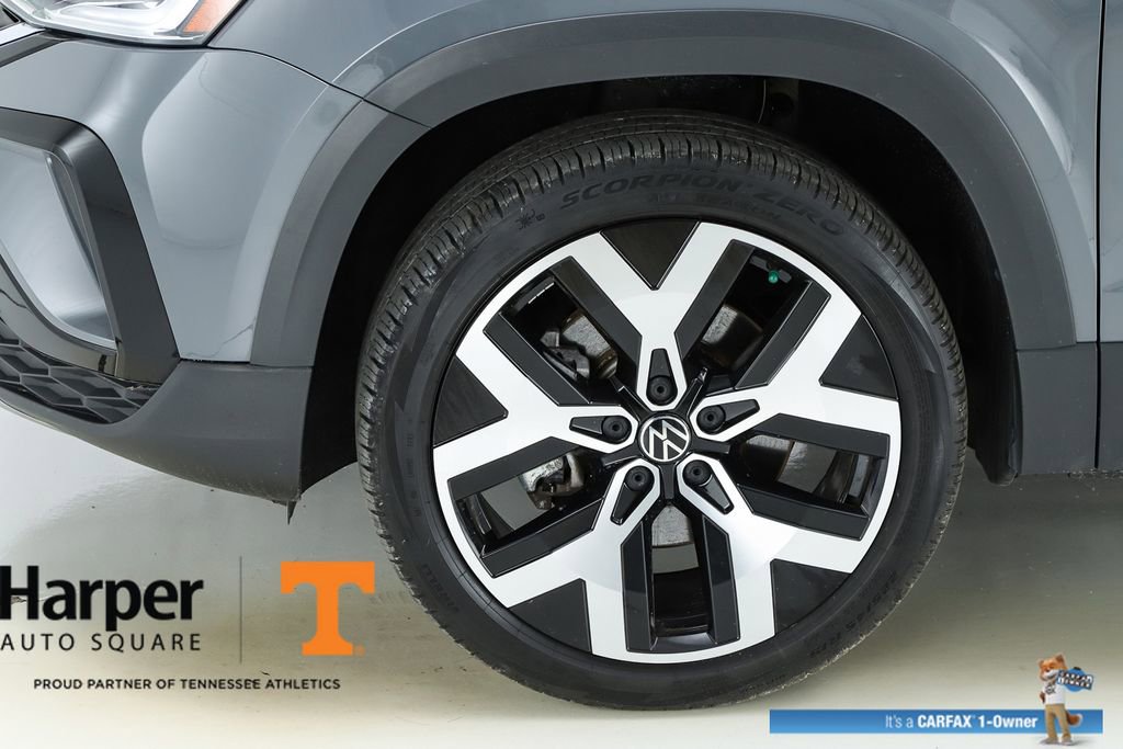Used 2023 Volkswagen Taos SEL AWD/4WD image 5