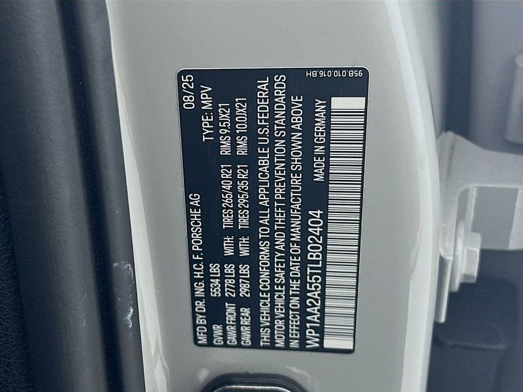 Certified 2026 Porsche Macan image 35