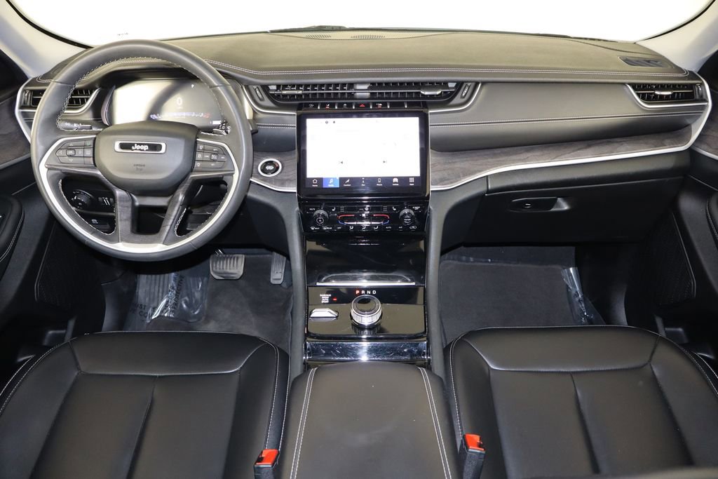 Used 2023 Jeep Grand Cherokee Limited AWD/4WD image 14