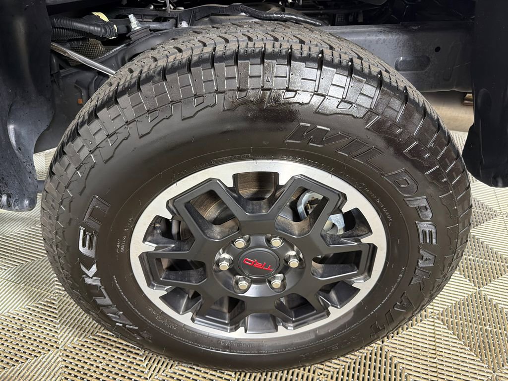 Used 2025 Toyota Tacoma TRD Off-Road AWD/4WD image 19