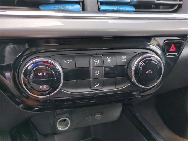 Certified 2025 Chevrolet Trax LT image 25