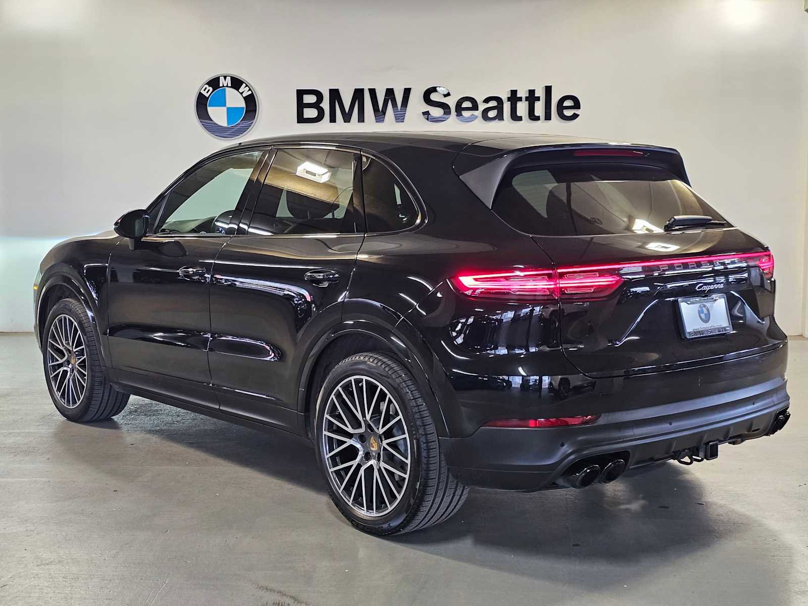 Used 2019 Porsche Cayenne AWD/4WD image 4
