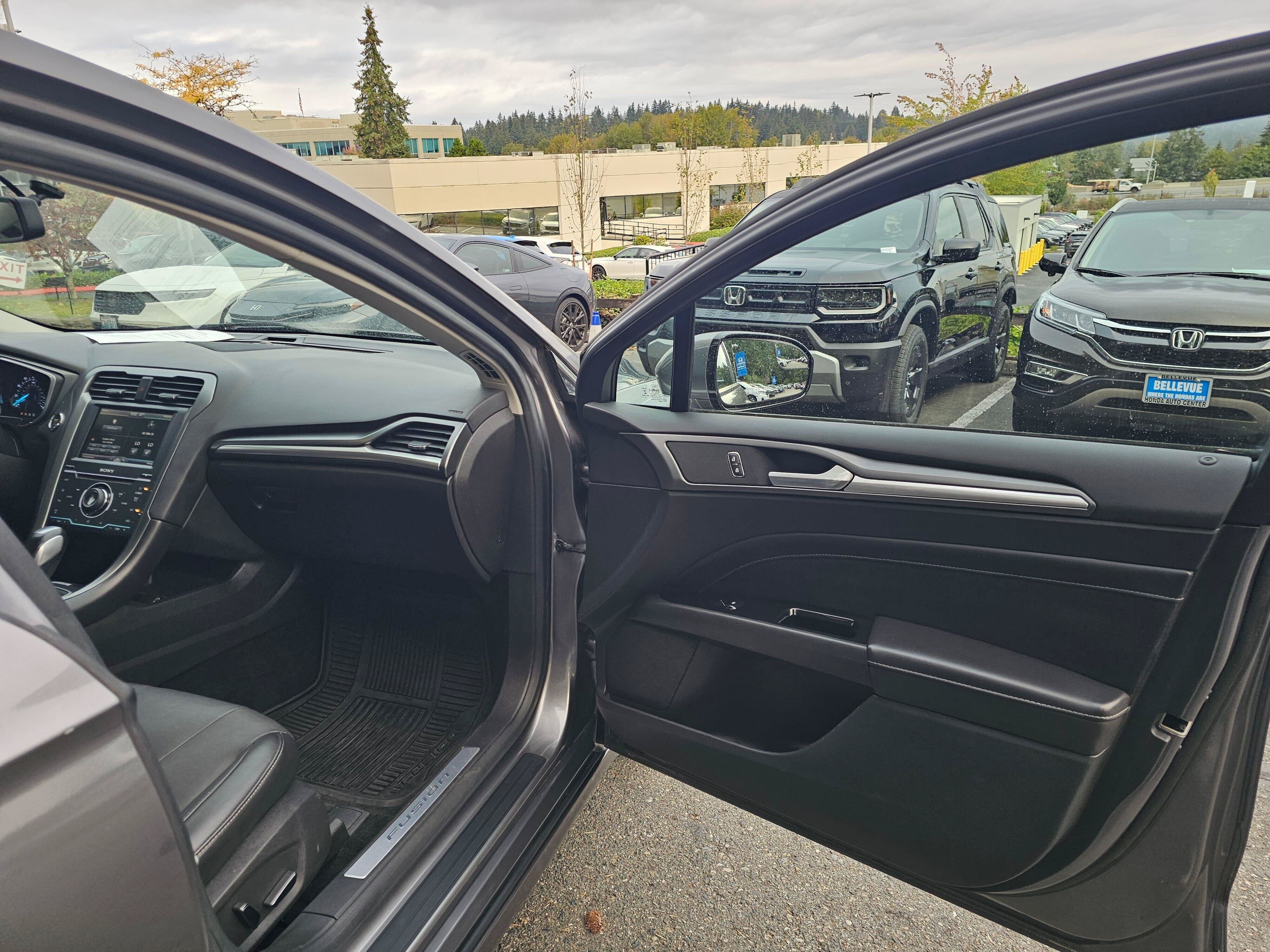 Used 2014 Ford Fusion Titanium FWD image 12