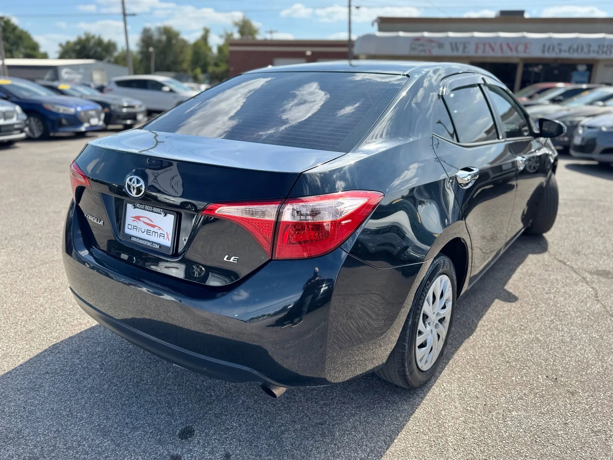 Used 2017 Toyota Corolla LE image 3