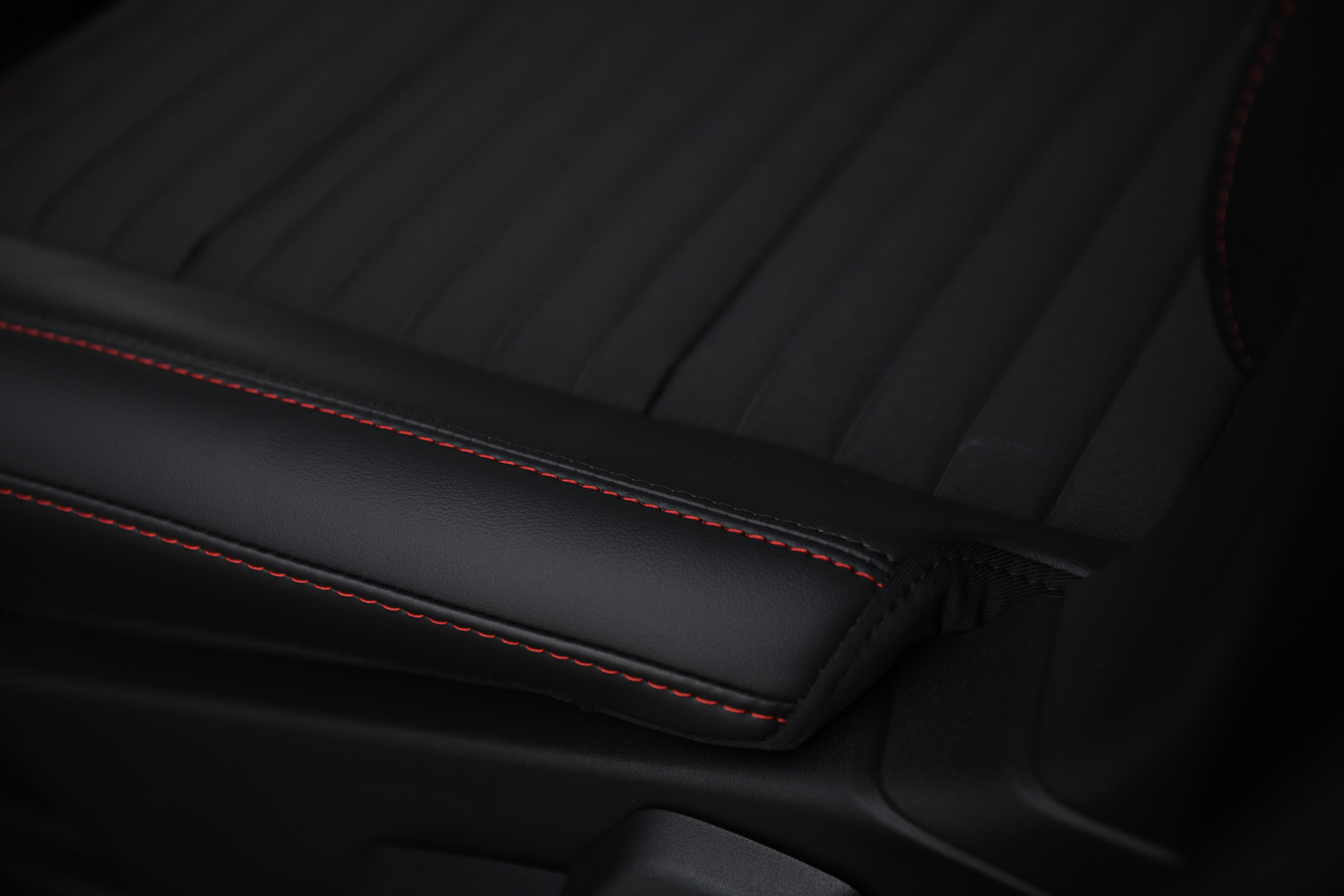 New 2026 Ford Explorer ST-Line w/ ST-Line Street Pack image 17