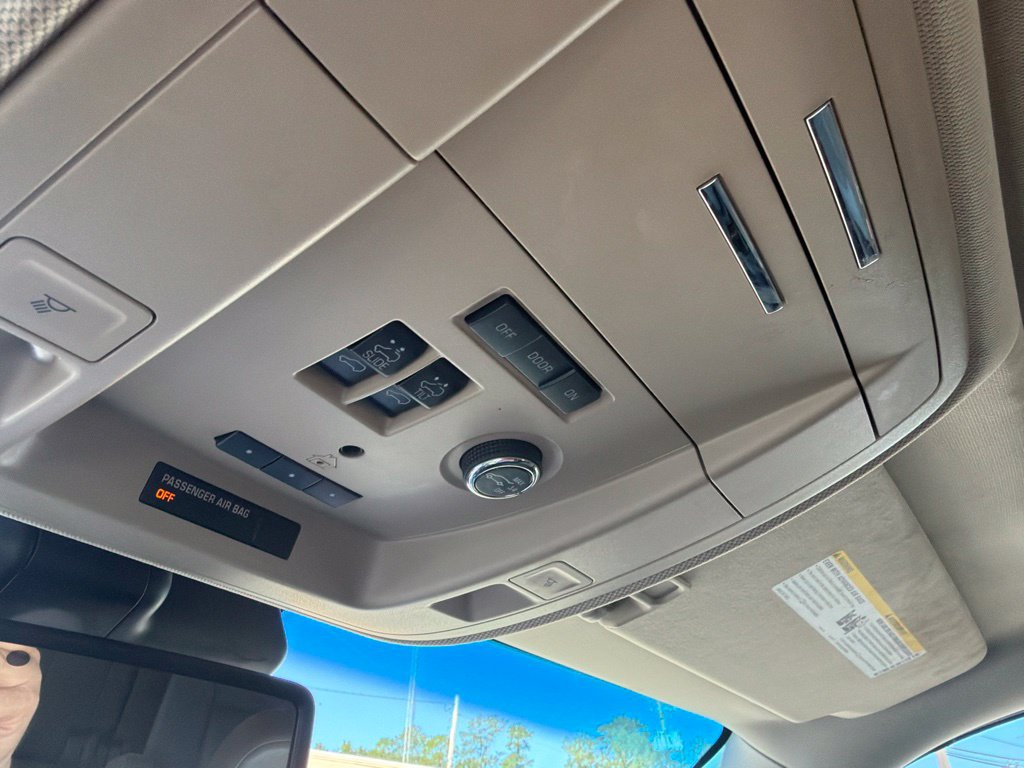 Used 2018 Chevrolet Tahoe Premier RWD image 30