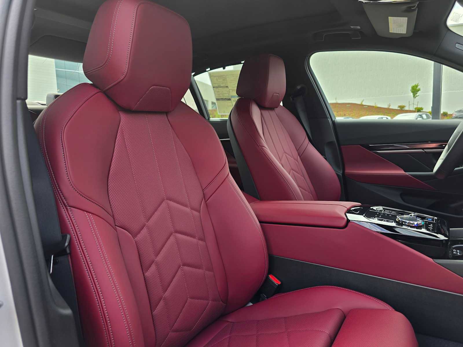 Used 2026 BMW i5 eDrive40 w/ Executive Package RWD image 11