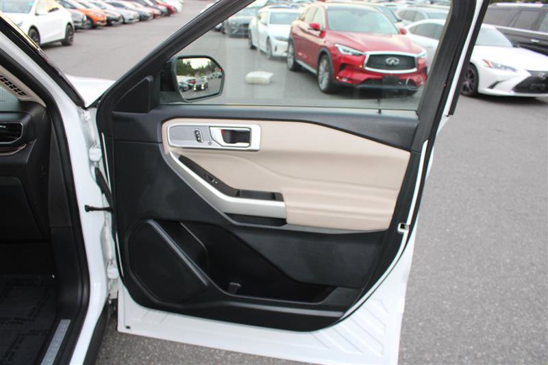 Used 2023 Ford Explorer Limited AWD/4WD image 14