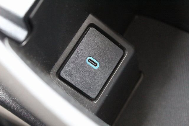 Used 2020 Ford Escape Titanium image 30