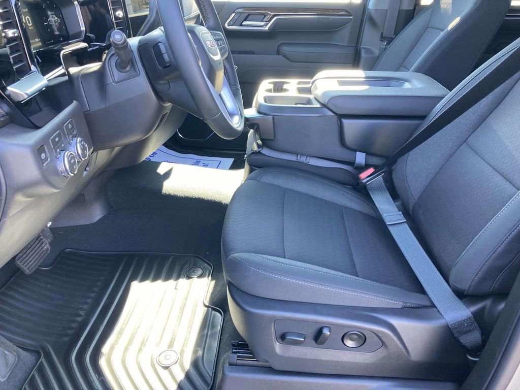 New 2026 GMC Sierra 1500 SLE image 16