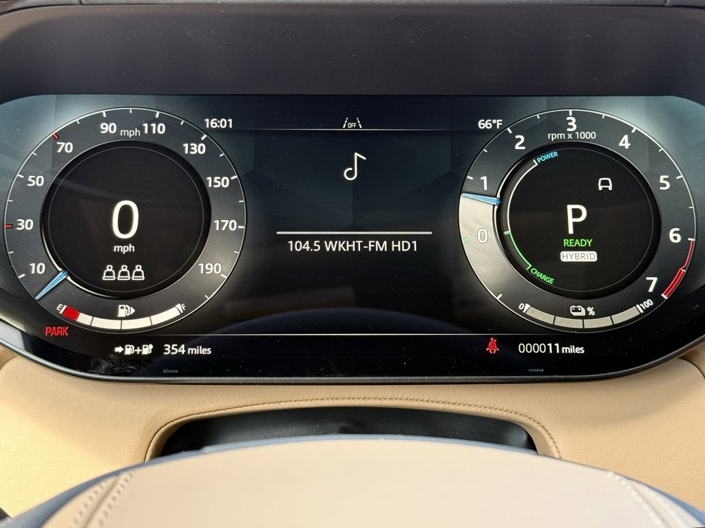 New 2025 Land Rover Range Rover SE image 28