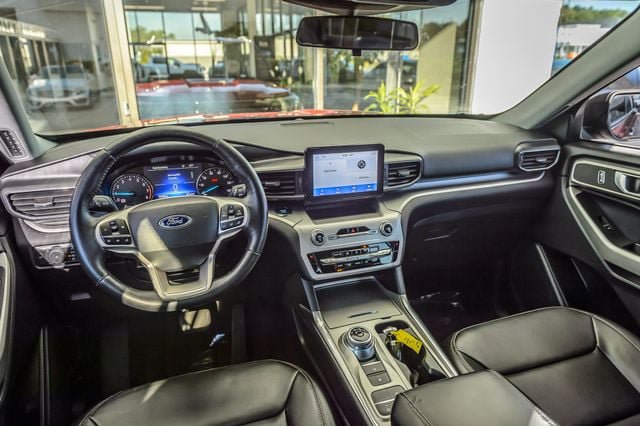 Used 2022 Ford Explorer XLT w/ Equipment Group 202A RWD image 27