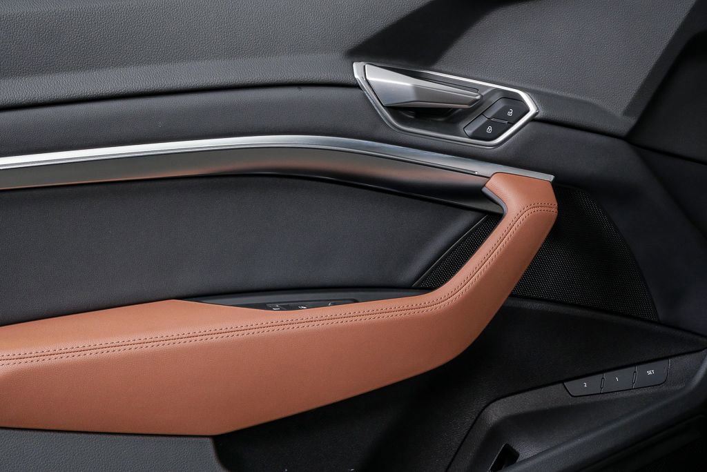 Certified 2022 Audi e-tron Premium image 6