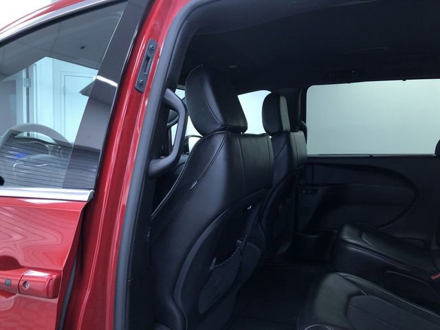 Used 2025 Chrysler Pacifica Select image 20