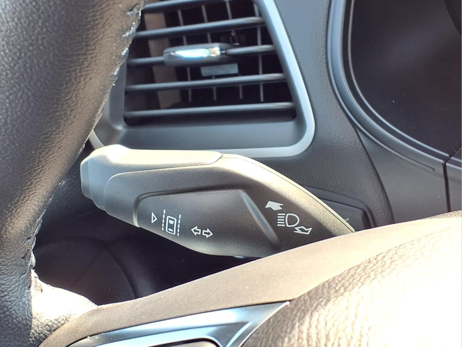 Used 2023 Ford Edge SEL w/ Convenience Package AWD/4WD image 19