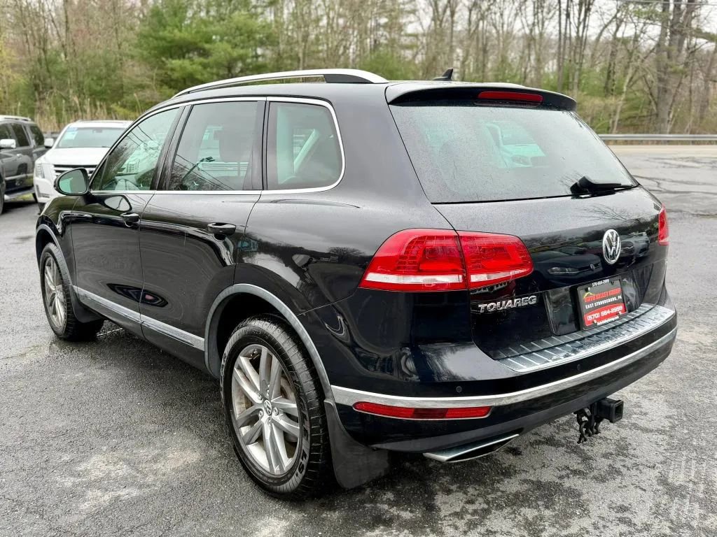 Used 2016 Volkswagen Touareg TDI AWD/4WD image 6