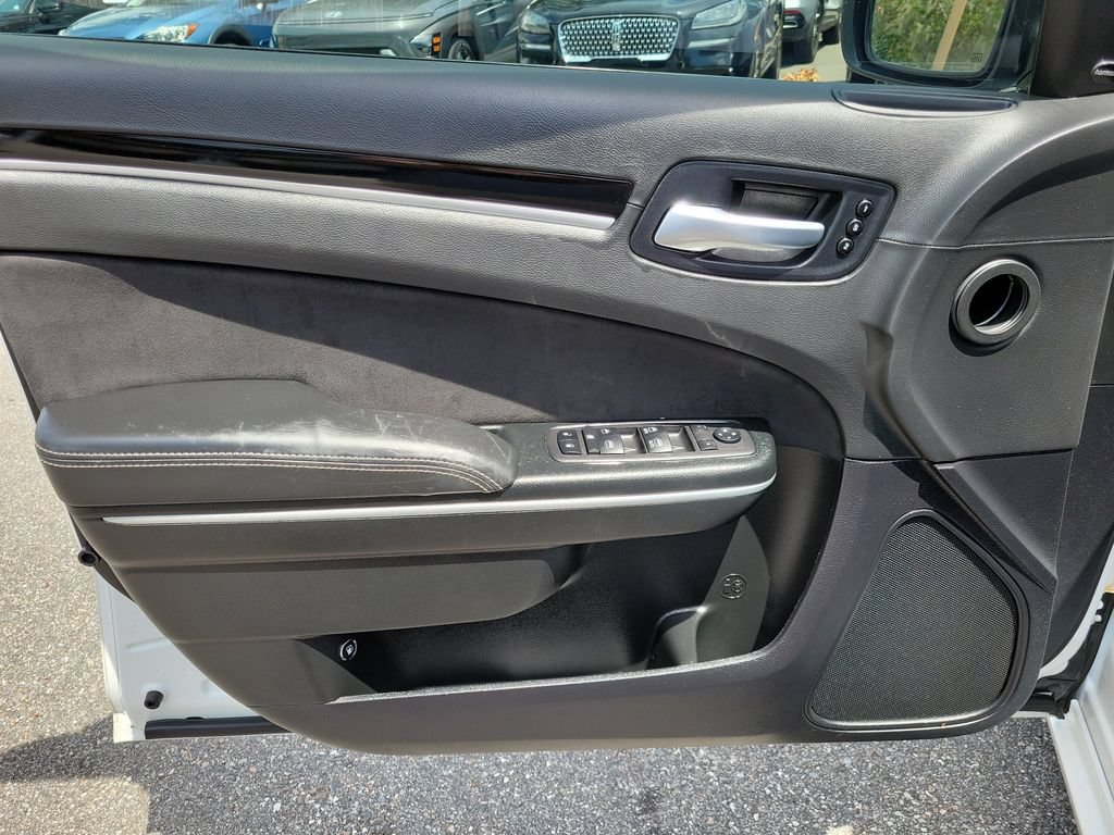 Used 2023 Chrysler 300 C RWD image 17