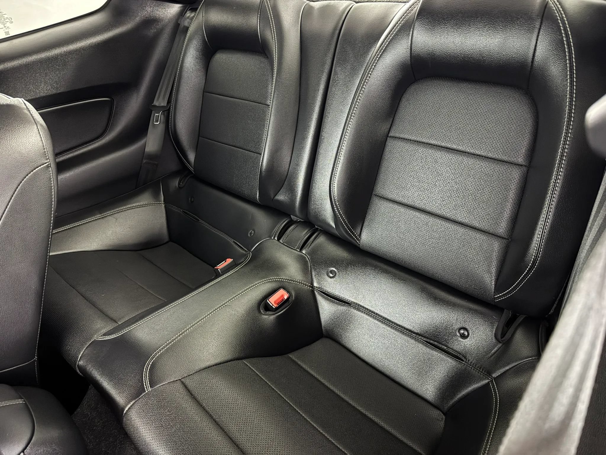 Used 2019 Ford Mustang GT Premium w/ Ford Safe & Smart Package RWD image 30