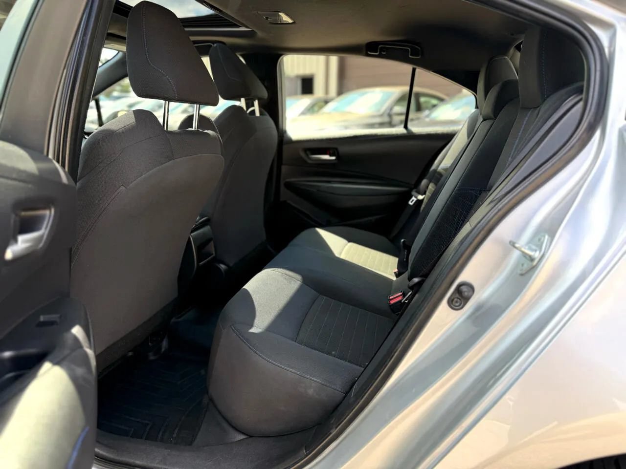 Used 2022 Toyota Corolla SE w/ SE Premium Package FWD image 25