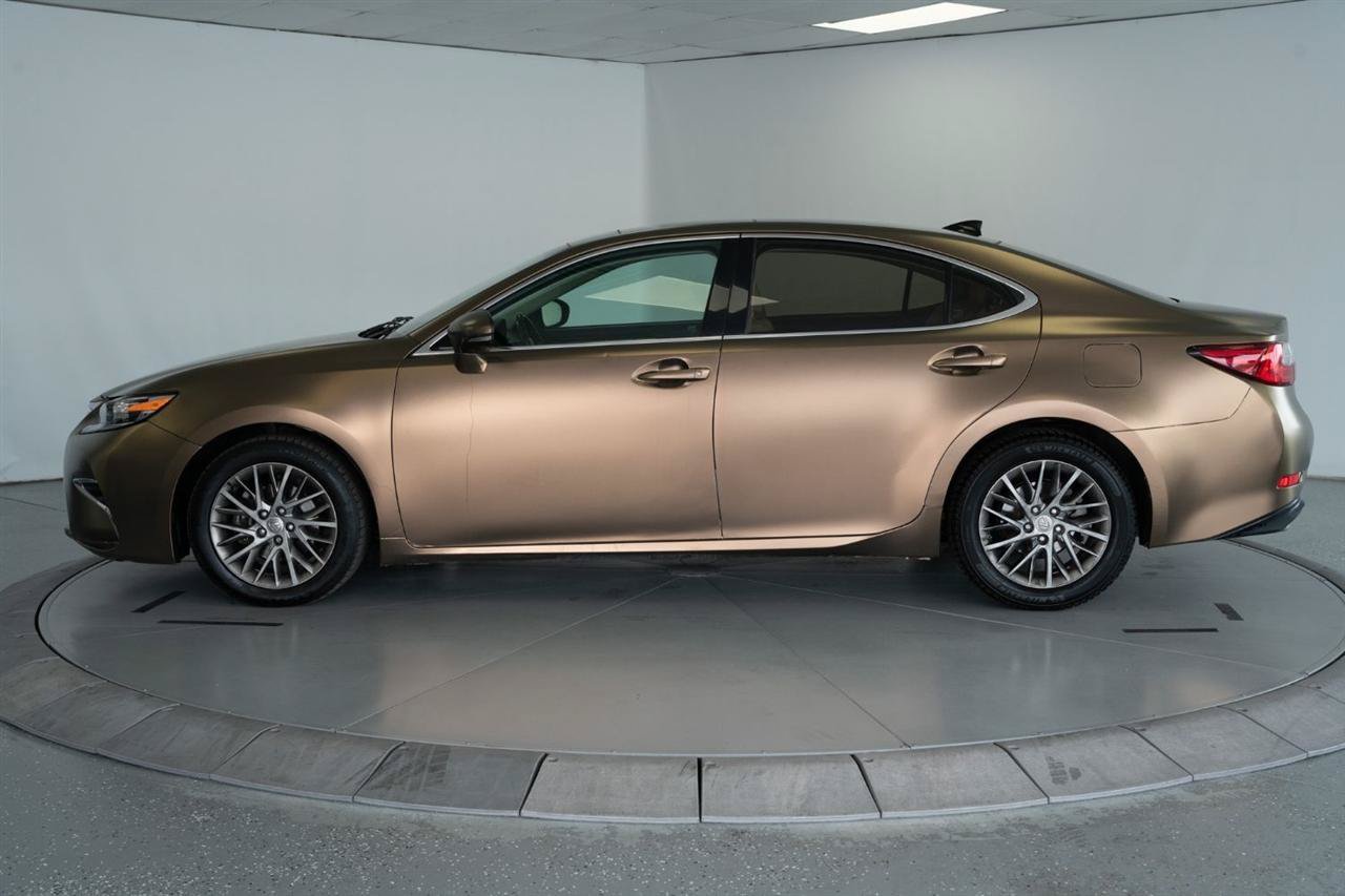 Used 2017 Lexus ES 350 w/ Navigation System Package FWD image 4