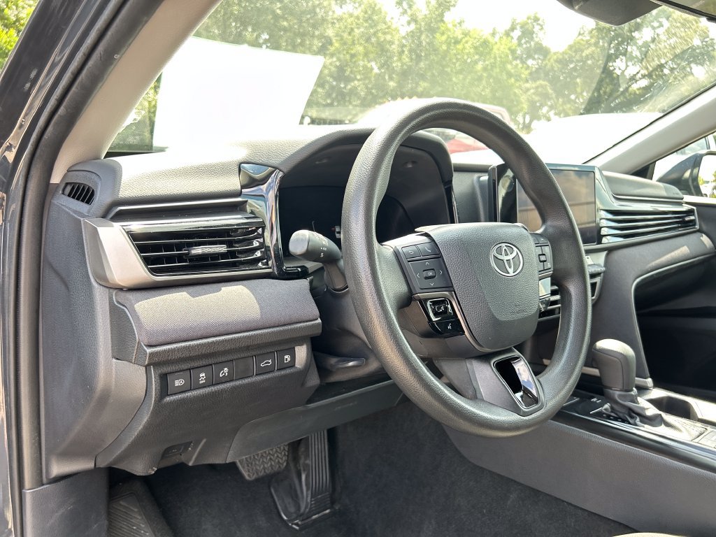 Used 2025 Toyota Camry LE FWD image 10