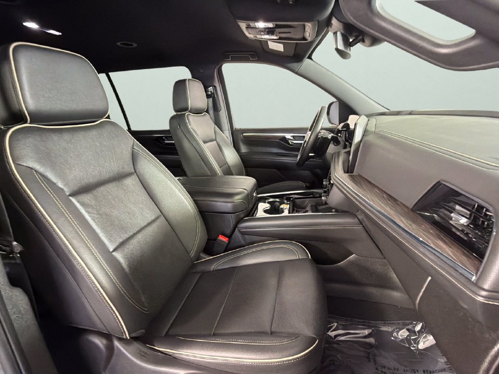 Certified 2025 Chevrolet Suburban Premier RWD image 34