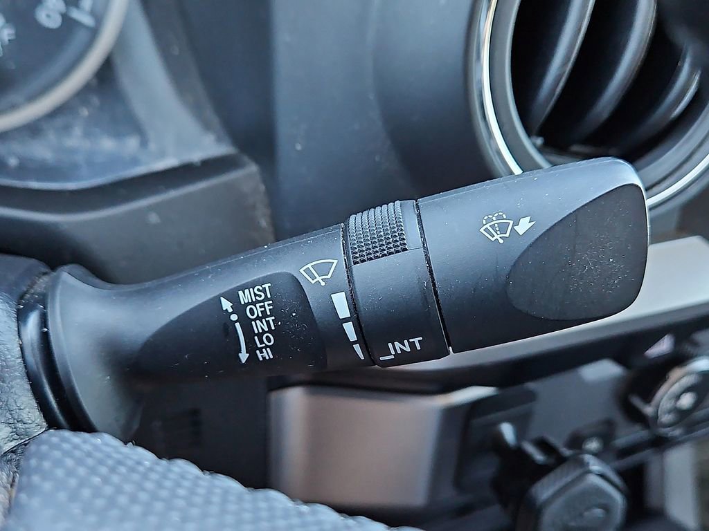 Used 2020 Toyota Tacoma SR5 w/ SR5 Appearance Package (SM) RWD image 25