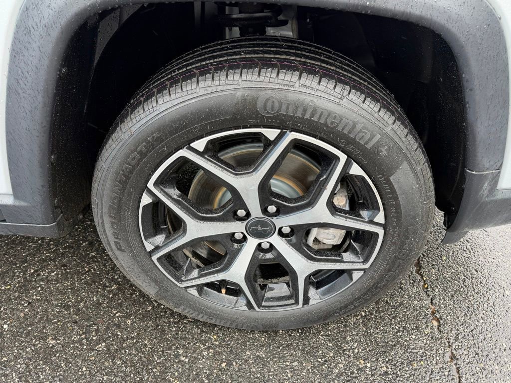 Certified 2025 Jeep Compass Limited AWD/4WD image 16