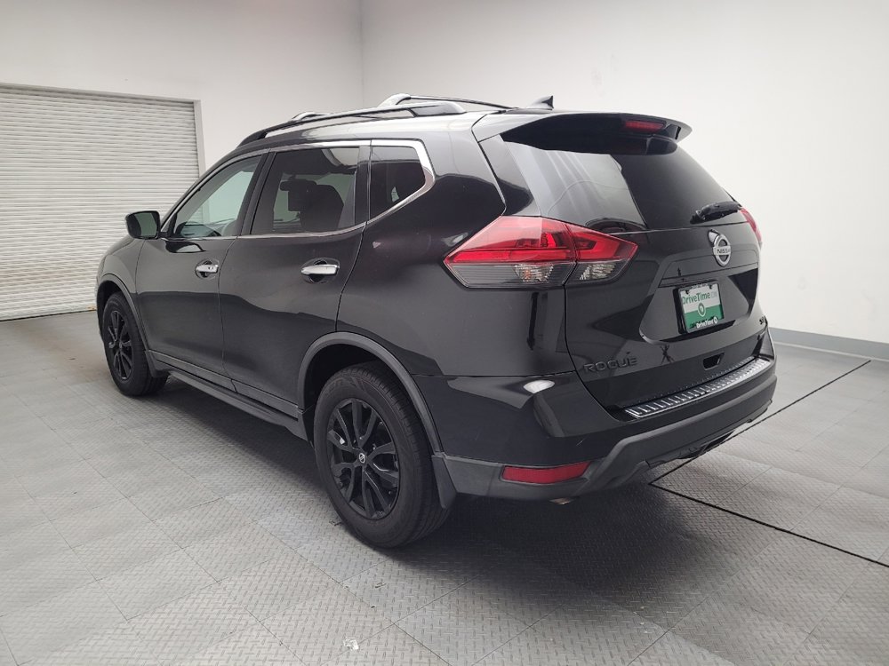 Used 2018 Nissan Rogue SV image 5