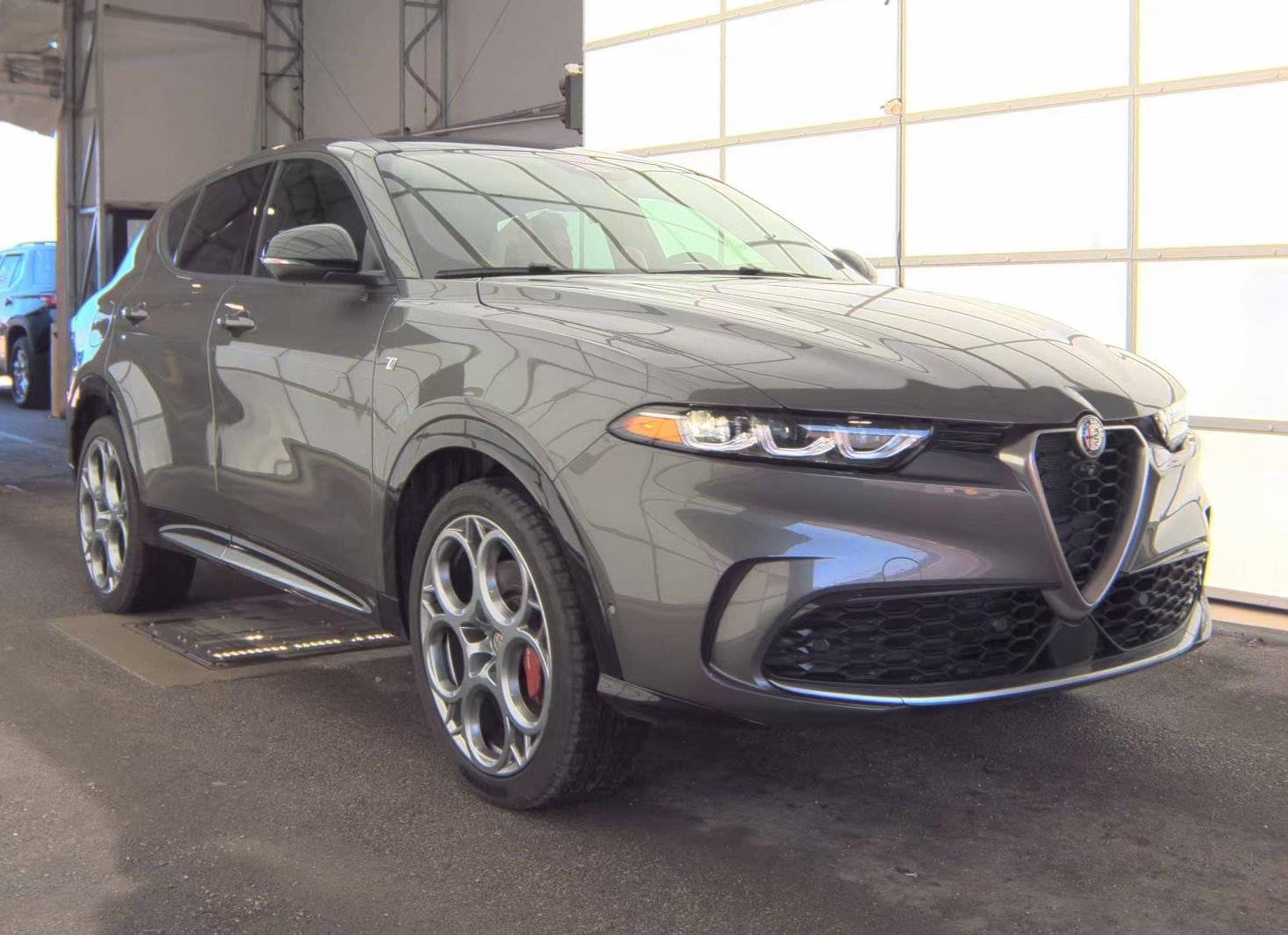 Used 2024 Alfa Romeo Tonale Ti image 4