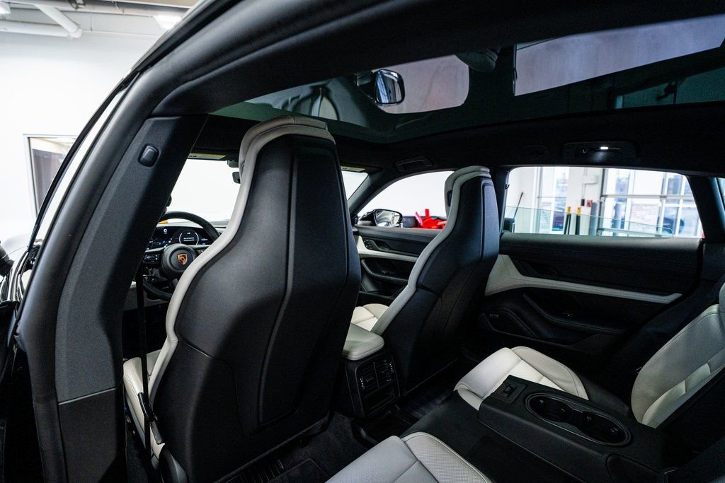 Used 2024 Porsche Taycan 4S w/ Premium Package image 47