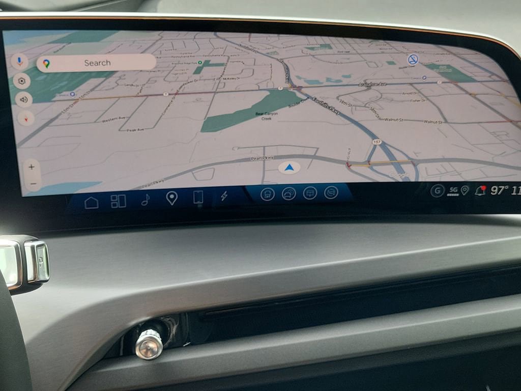 New 2026 Cadillac Vistiq Platinum AWD/4WD image 18