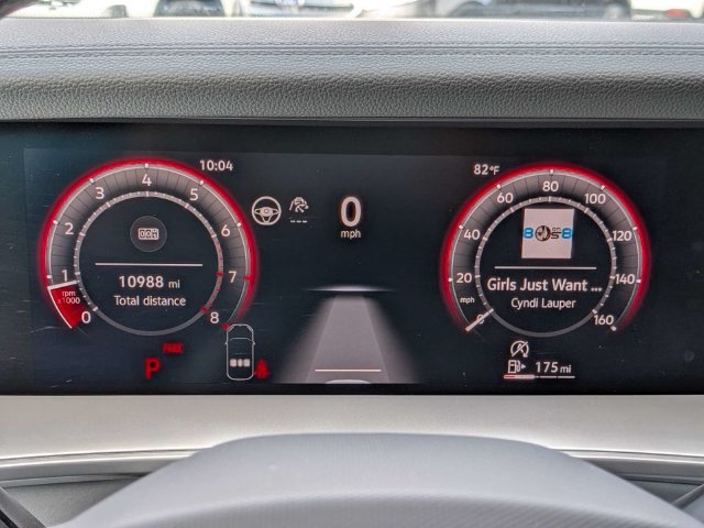 Certified 2025 Volkswagen Tiguan SE R-Line FWD image 28