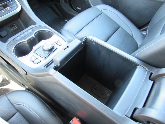 Used 2023 GMC Acadia SLT w/ Technology Package AWD/4WD image 23