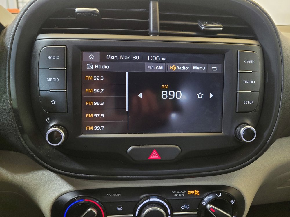 Used 2025 Kia Soul LX FWD image 25