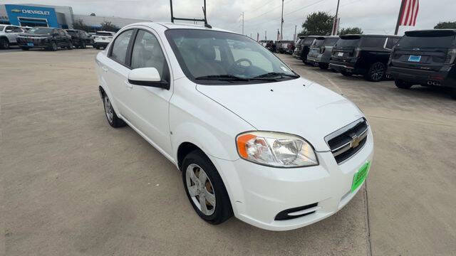 Used 2009 Chevrolet Aveo LT w/ Power and Convenience Package FWD image 2
