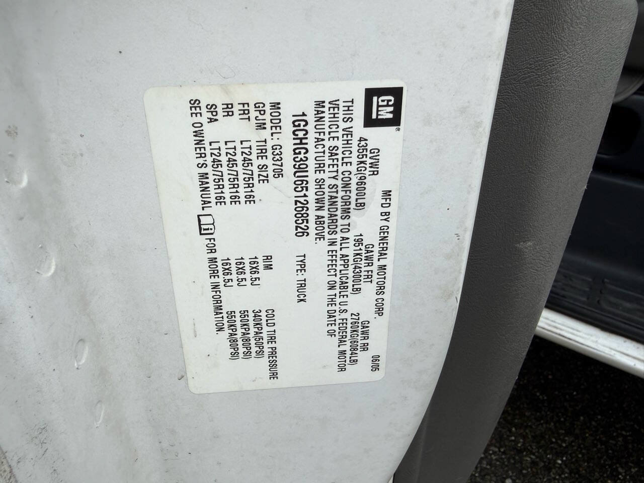 Used 2005 Chevrolet Express 3500 Extended RWD image 9