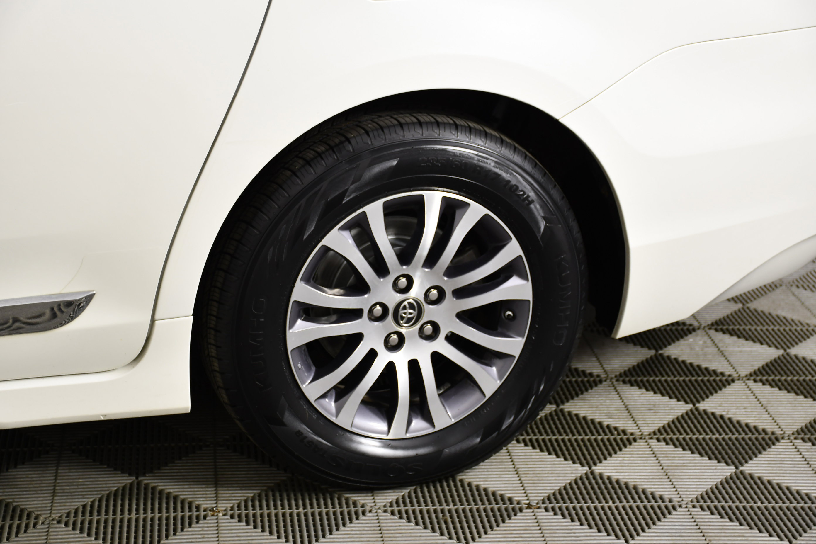 Used 2018 Toyota Sienna XLE FWD image 50